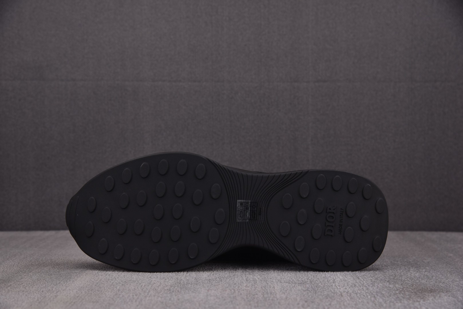 Dior 尺码40-46

纯原版出品-Dior B25 Runner Black 黑色绒面 YZ022
