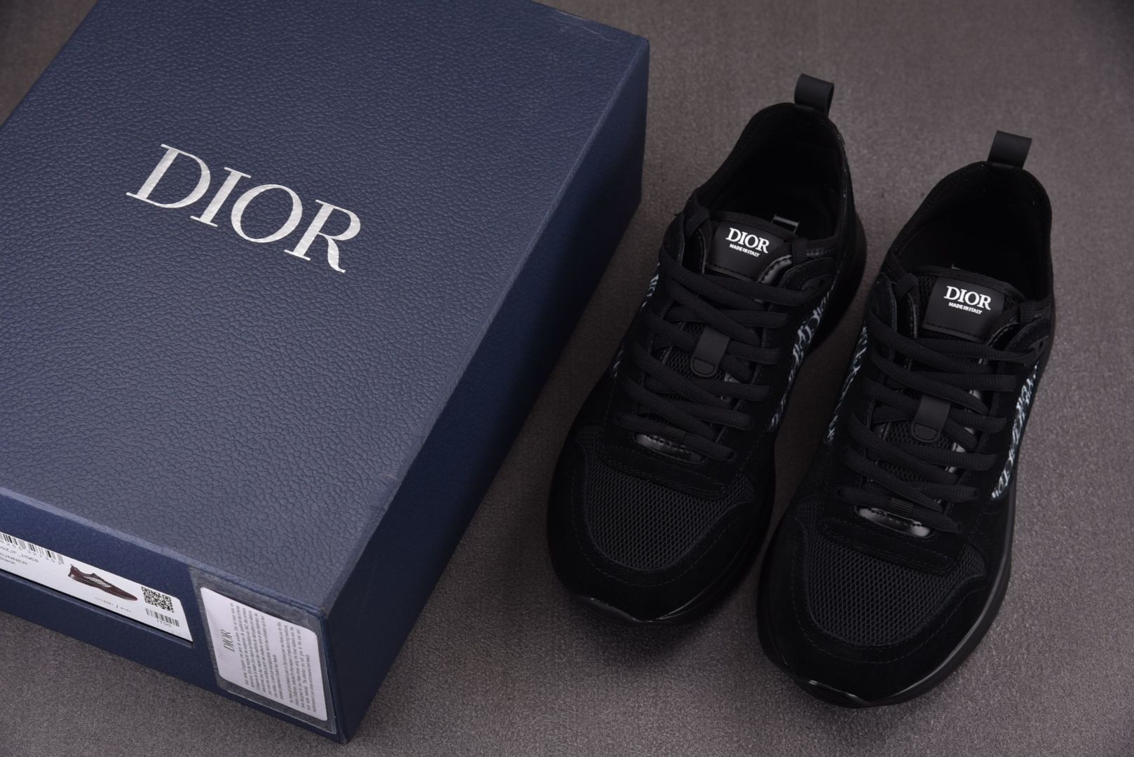 Dior 尺码40-46

纯原版出品-Dior B25 Runner Black 黑色绒面 YZ022