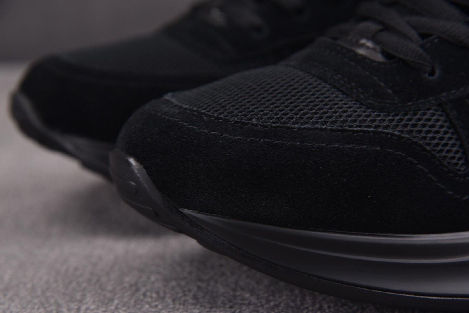 Dior 尺码40-46

纯原版出品-Dior B25 Runner Black 黑色绒面 YZ022