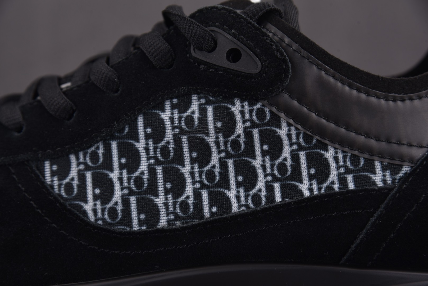 Dior 尺码40-46

纯原版出品-Dior B25 Runner Black 黑色绒面 YZ022