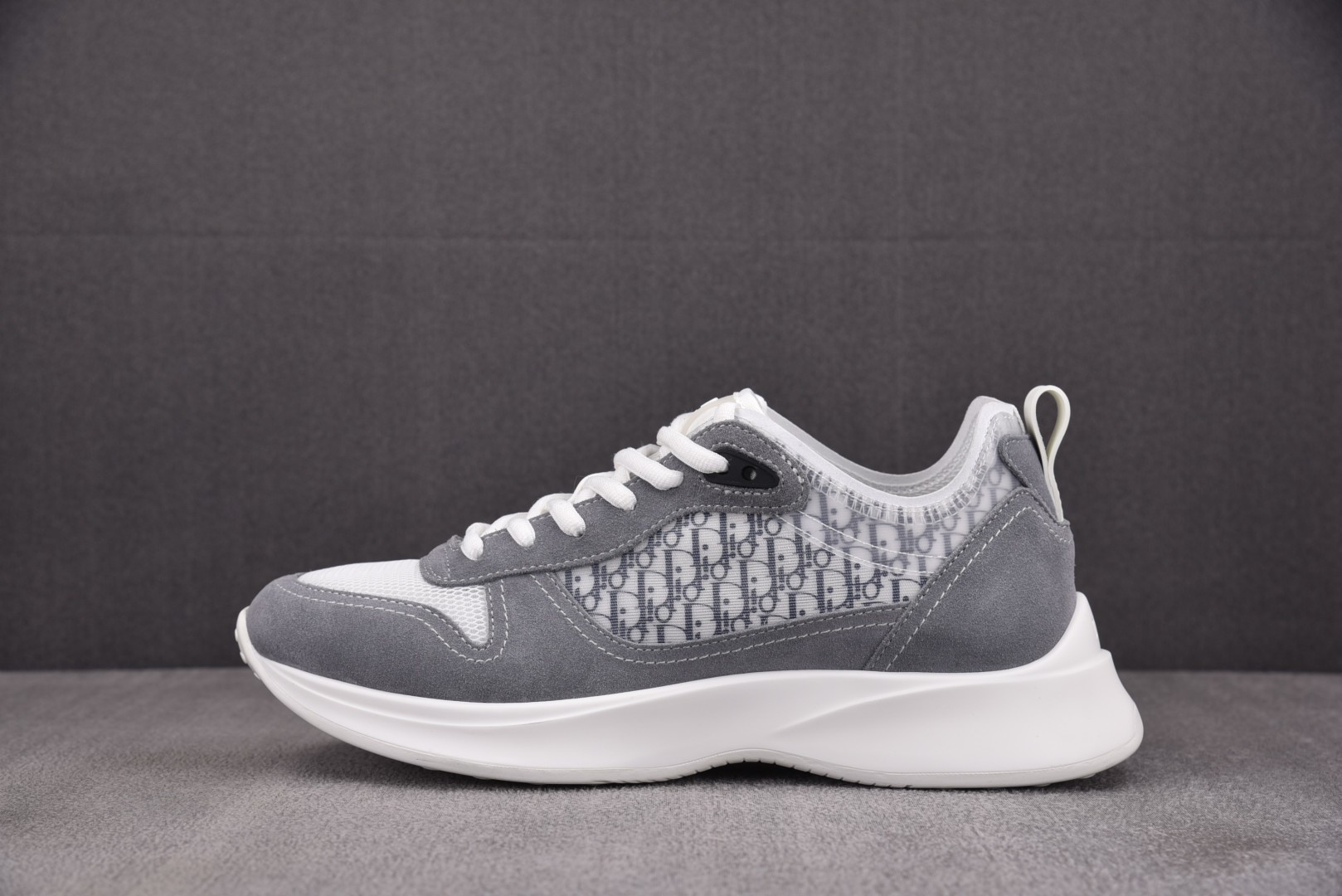 Dior 尺码40-46

纯原版出品-Dior B25 Runner White Grey 白灰 YZ