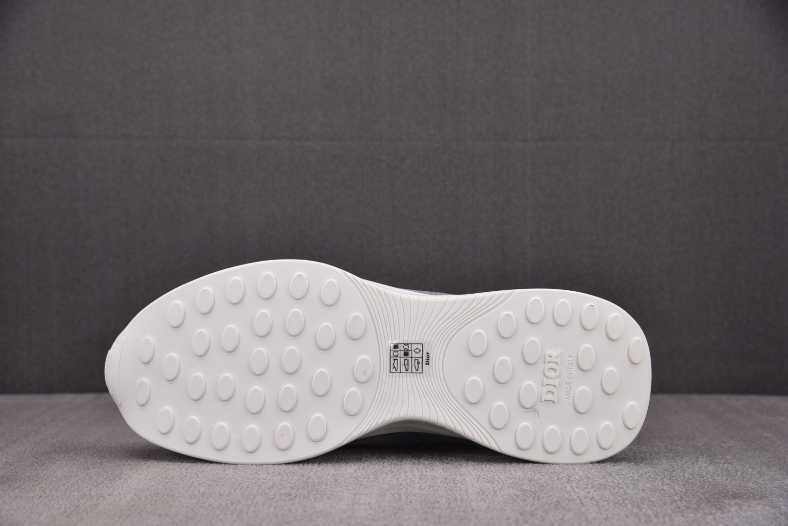 Dior 尺码40-46

纯原版出品-Dior B25 Runner White Grey 白灰 YZ