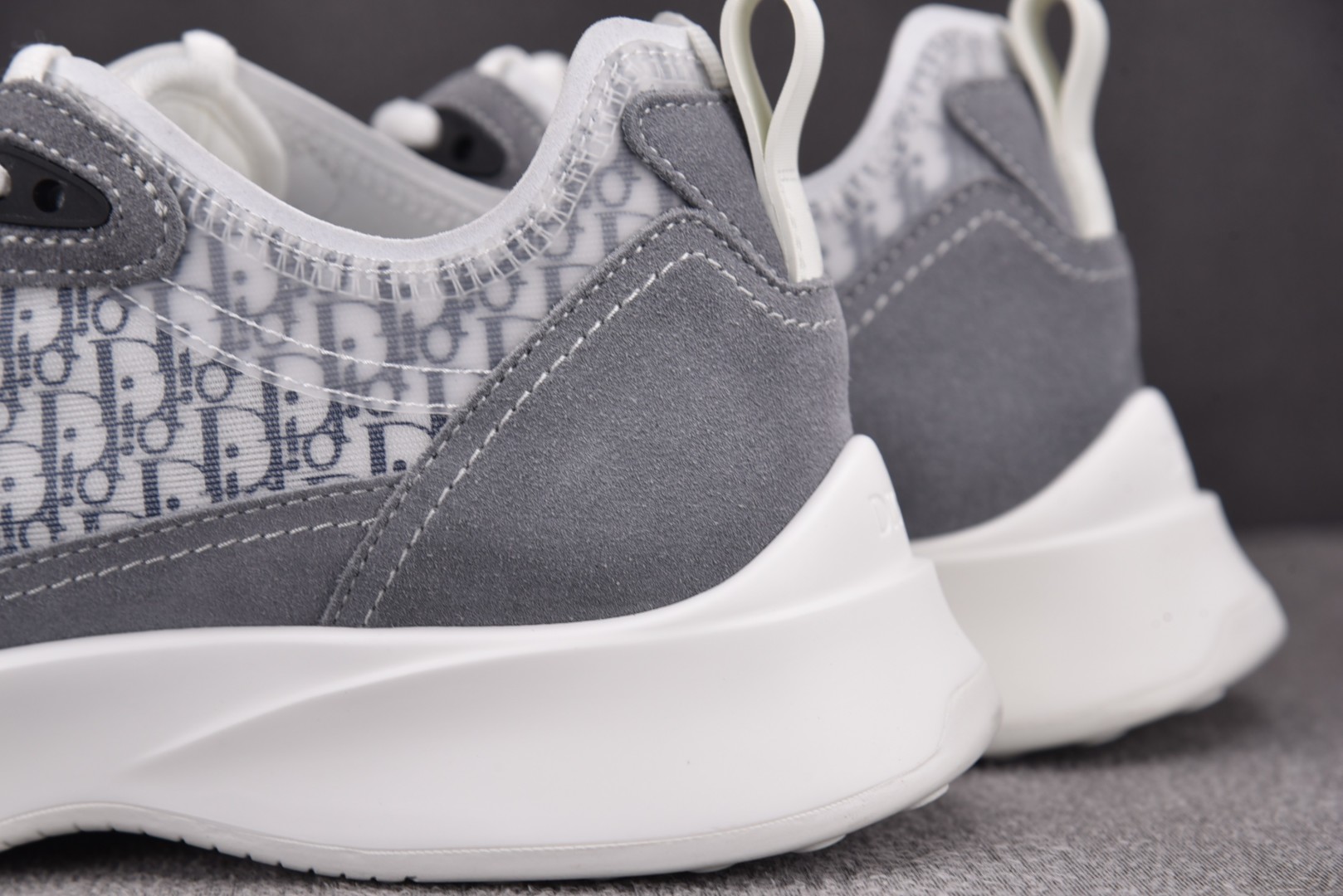 Dior 尺码40-46

纯原版出品-Dior B25 Runner White Grey 白灰 YZ