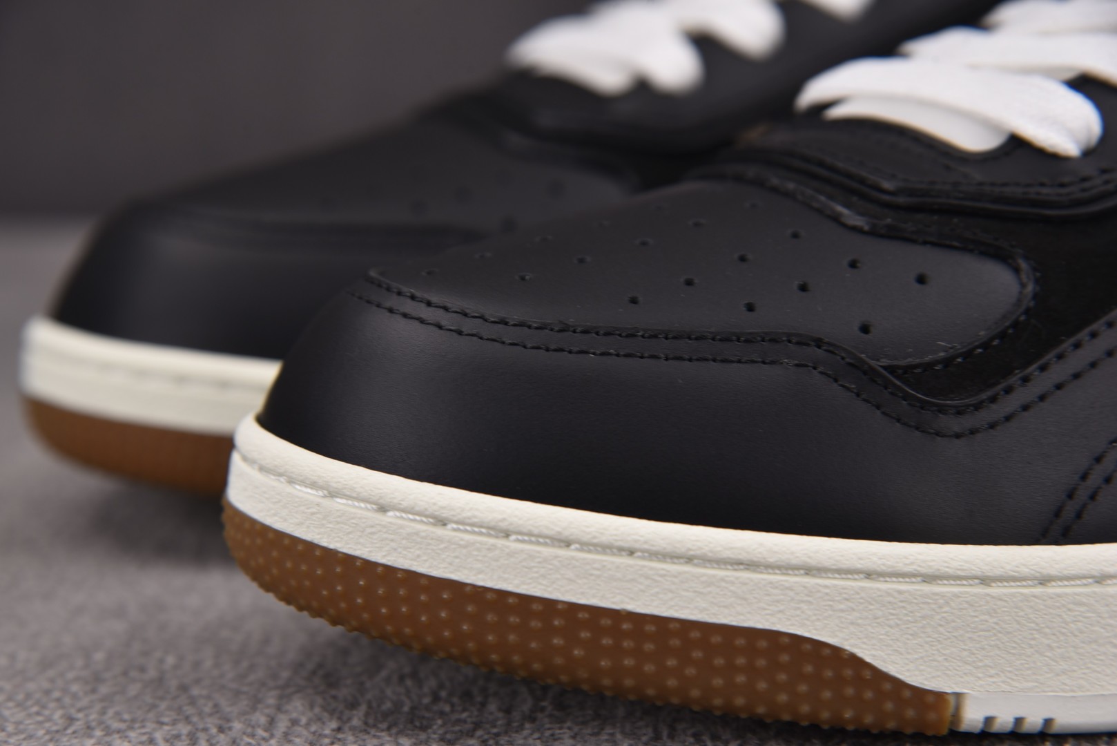 Dior 尺码38-46

纯原版出品-Dior B27 Low Black 黑色 YZ022
尺寸：3