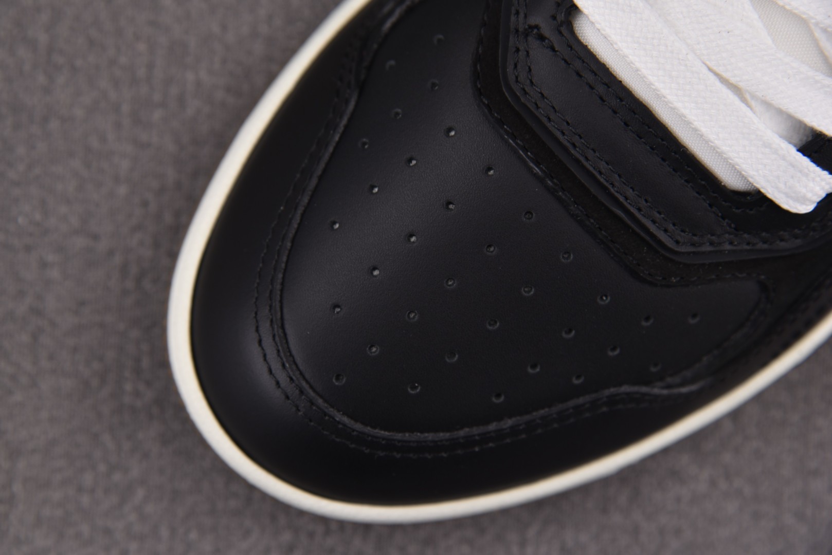 Dior 尺码38-46

纯原版出品-Dior B27 Low Black 黑色 YZ022
尺寸：3