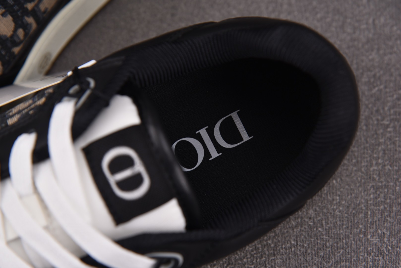 Dior 尺码38-46

纯原版出品-Dior B27 Low Black 黑色 YZ022
尺寸：3