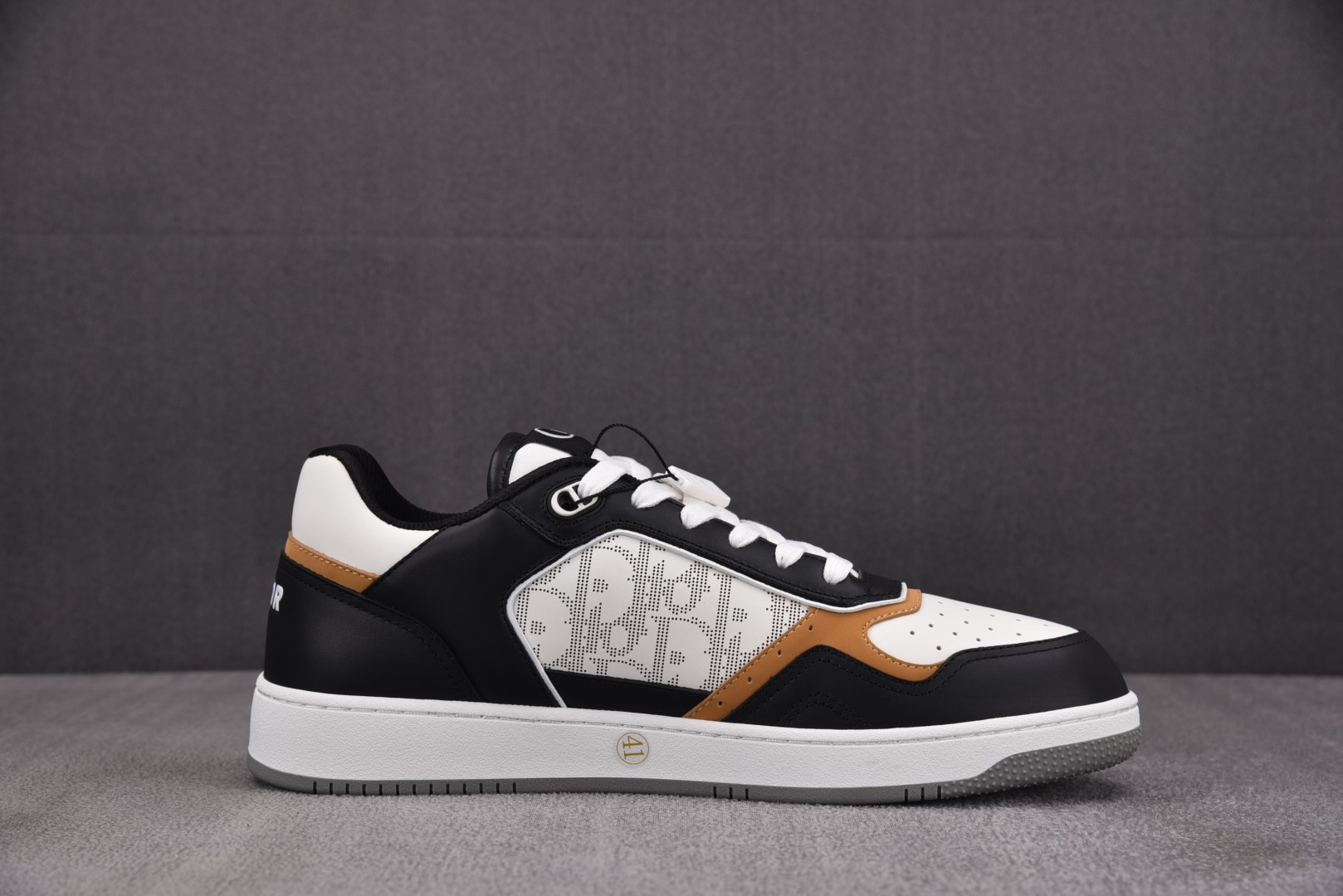 Dior 尺码38-46

纯原版出品-Dior B27 Low BlackWhit 黑白 YZ022
