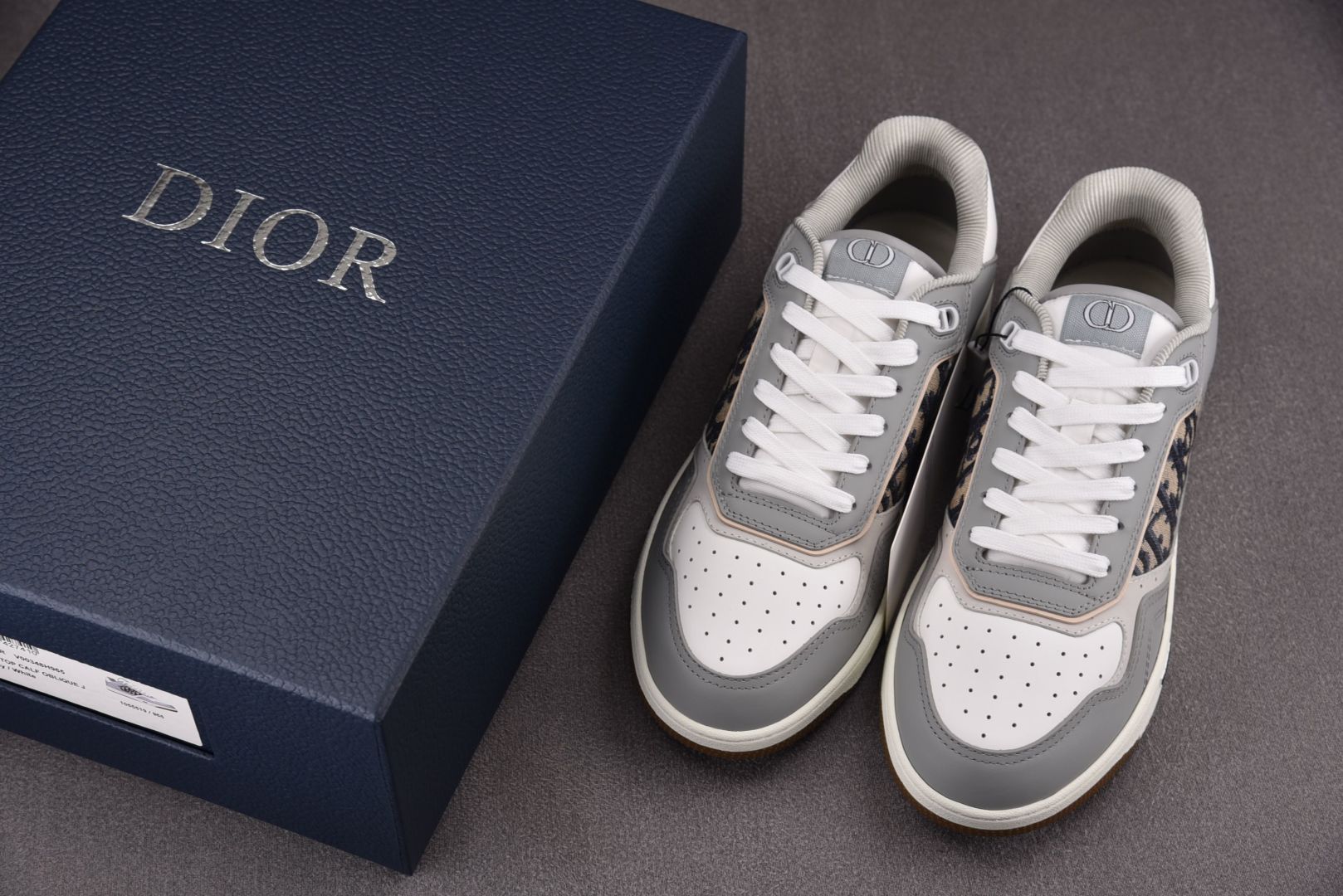 Dior 尺码38-46

纯原版出品-Dior B27 Low GrayWhit 灰白 YZ022
尺
