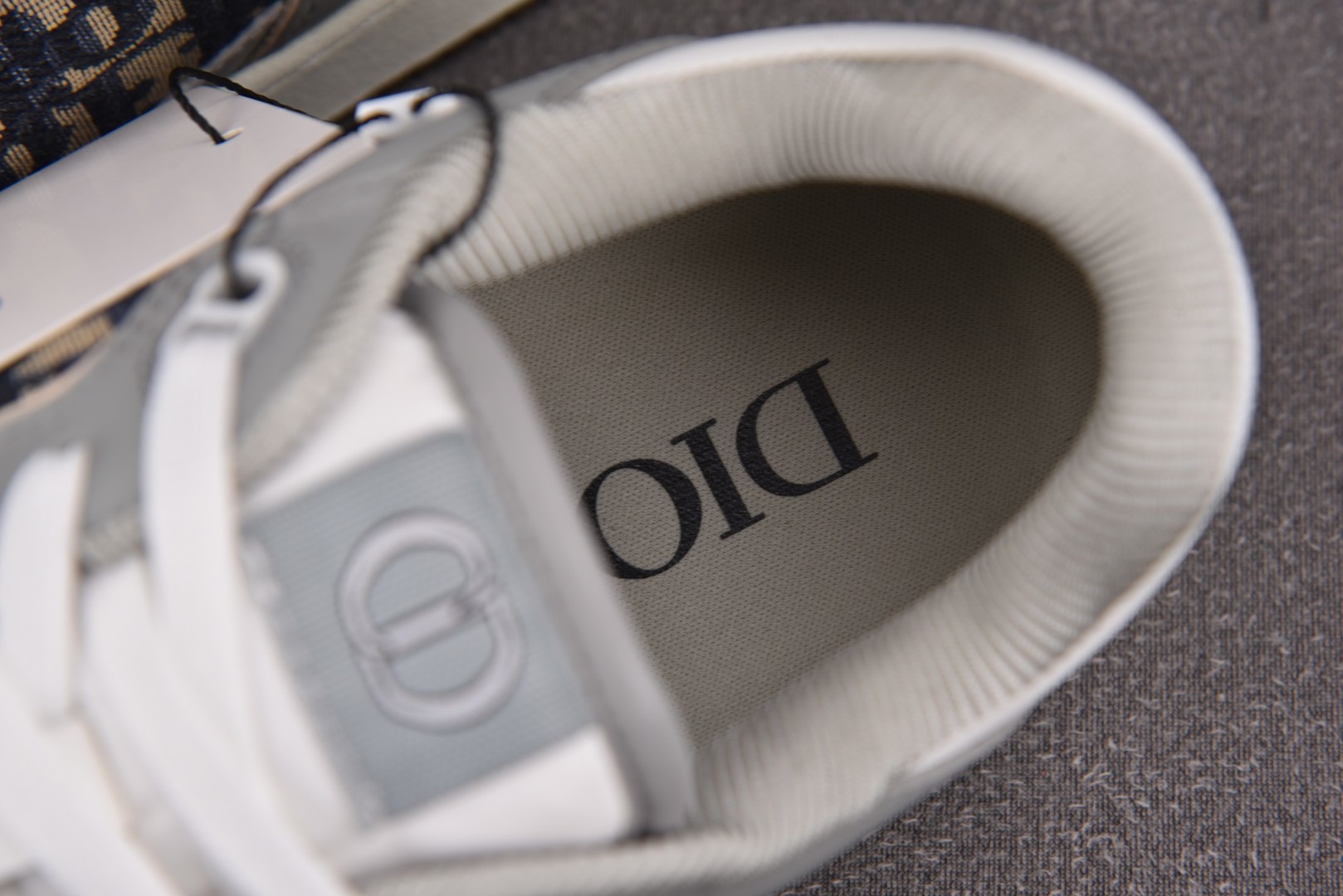 Dior 尺码38-46

纯原版出品-Dior B27 Low GrayWhit 灰白 YZ022
尺