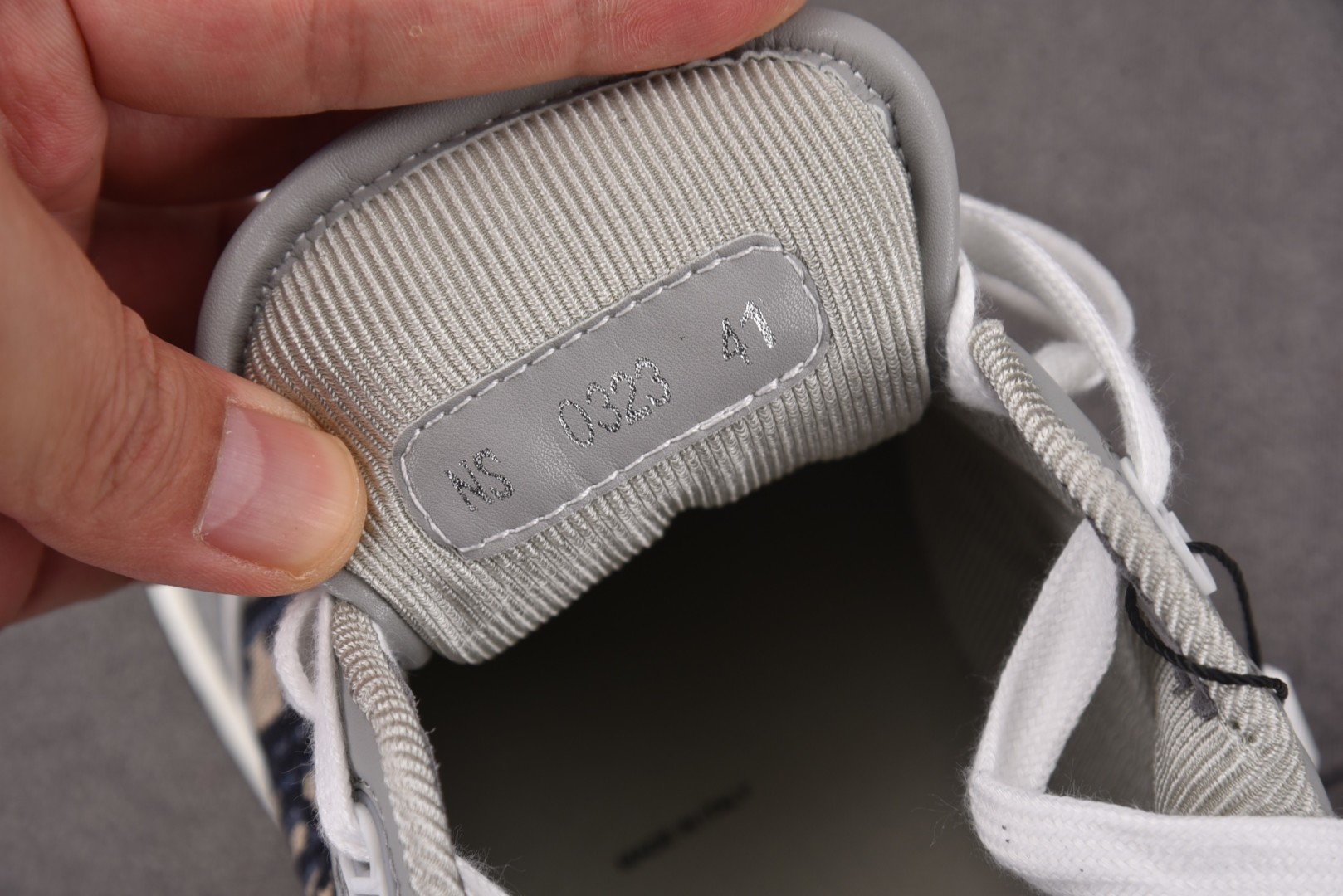 Dior 尺码38-46

纯原版出品-Dior B27 Low GrayWhit 灰白 YZ022
尺