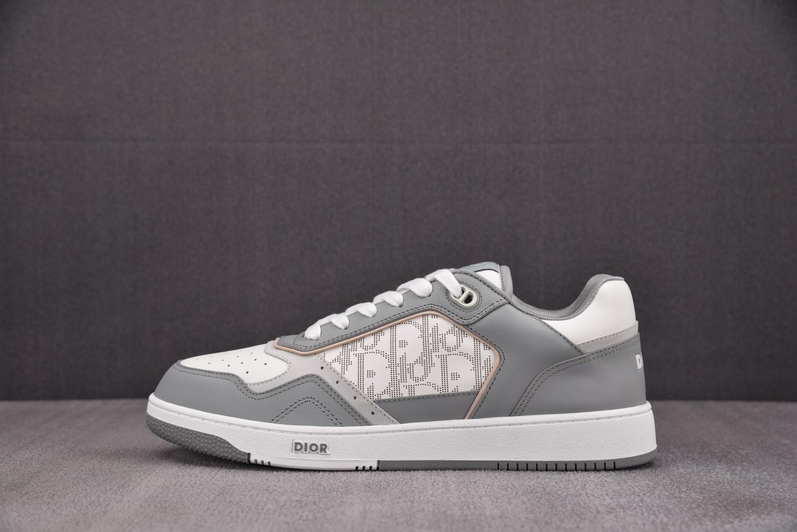 Dior 尺码38-46

纯原版出品-Dior B27 Low GreyWhite 灰白 YZ022
