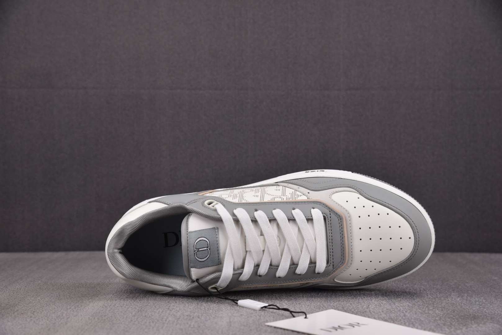 Dior 尺码38-46

纯原版出品-Dior B27 Low GreyWhite 灰白 YZ022
