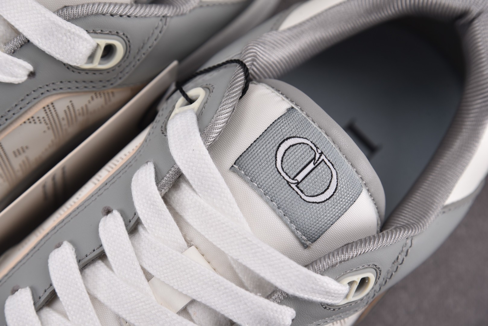 Dior 尺码38-46

纯原版出品-Dior B27 Low GreyWhite 灰白 YZ022
