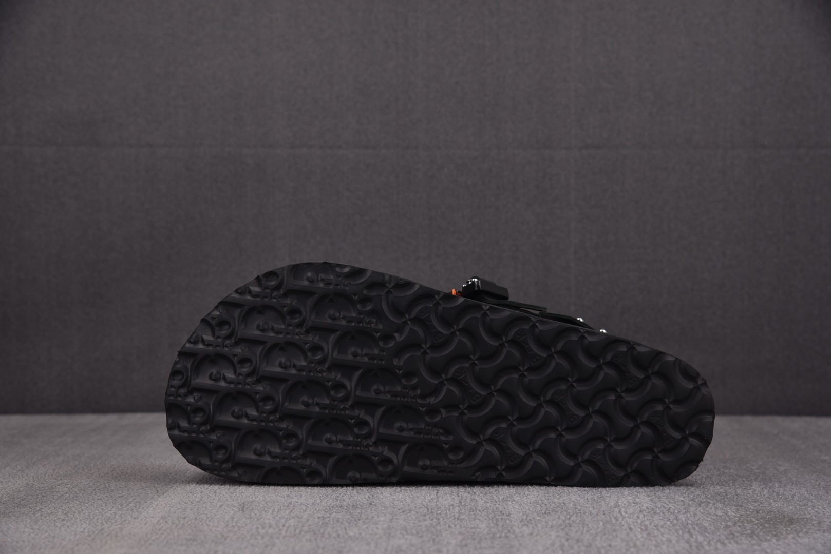 Dior 尺码34-46

纯原版出品-DIOR x Birkenstock Tokio Black 黑