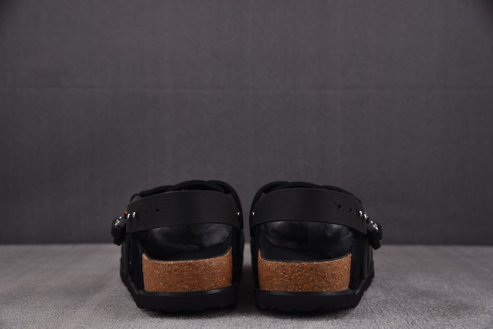 Dior 尺码34-46

纯原版出品-DIOR x Birkenstock Tokio Black 黑