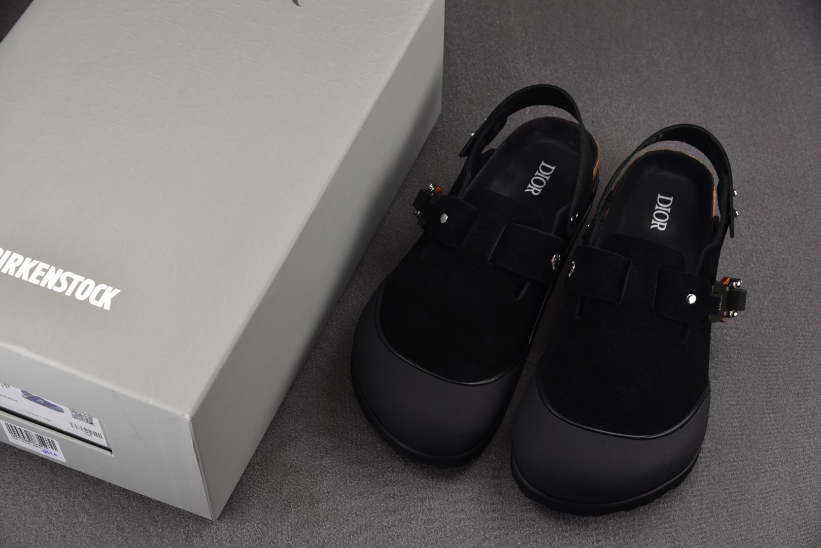 Dior 尺码34-46

纯原版出品-DIOR x Birkenstock Tokio Black 黑