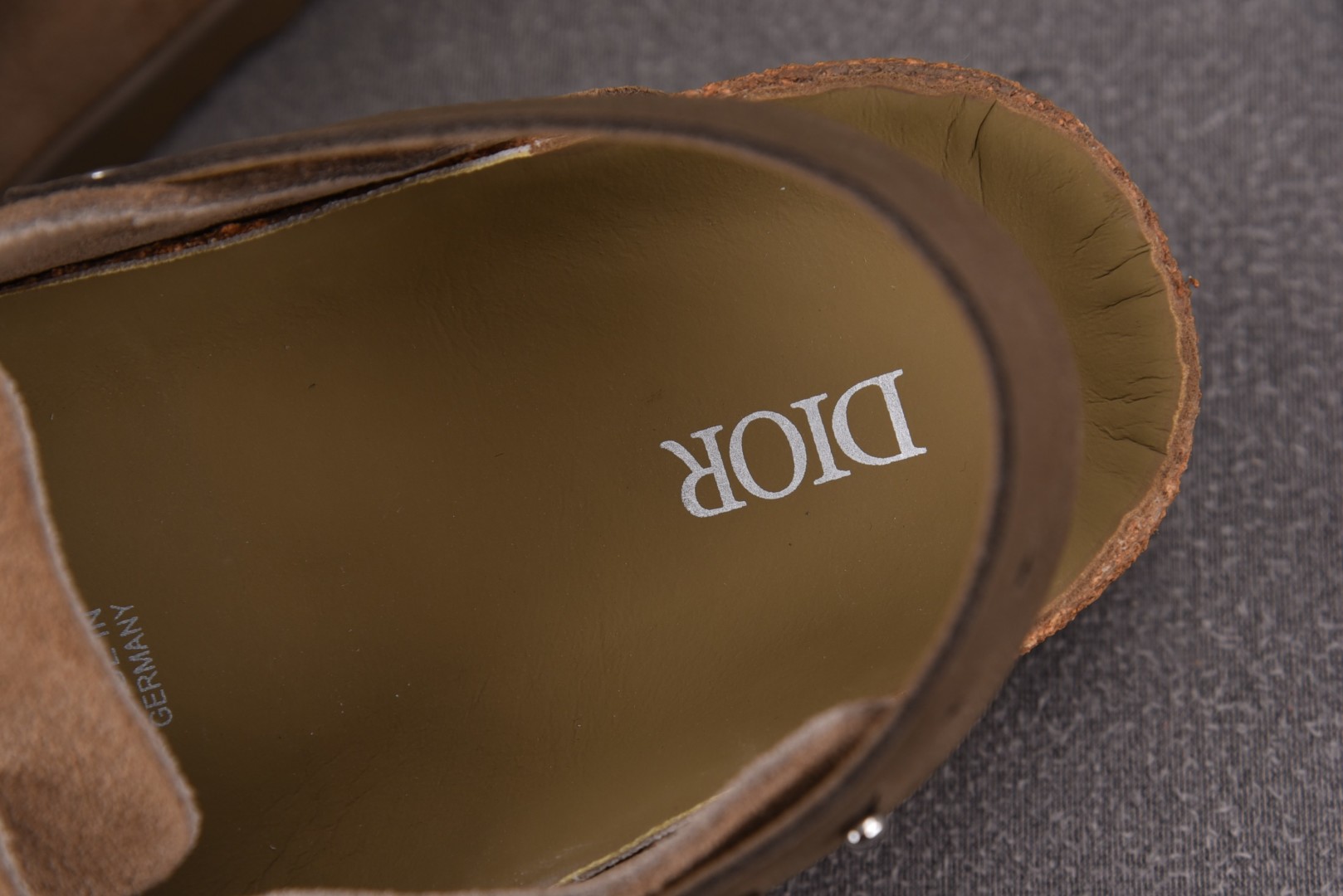 Dior 尺码34-46

纯原版出品-DIOR x Birkenstock Tokio Coffee 