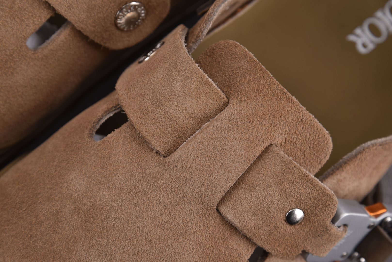 Dior 尺码34-46

纯原版出品-DIOR x Birkenstock Tokio Coffee 