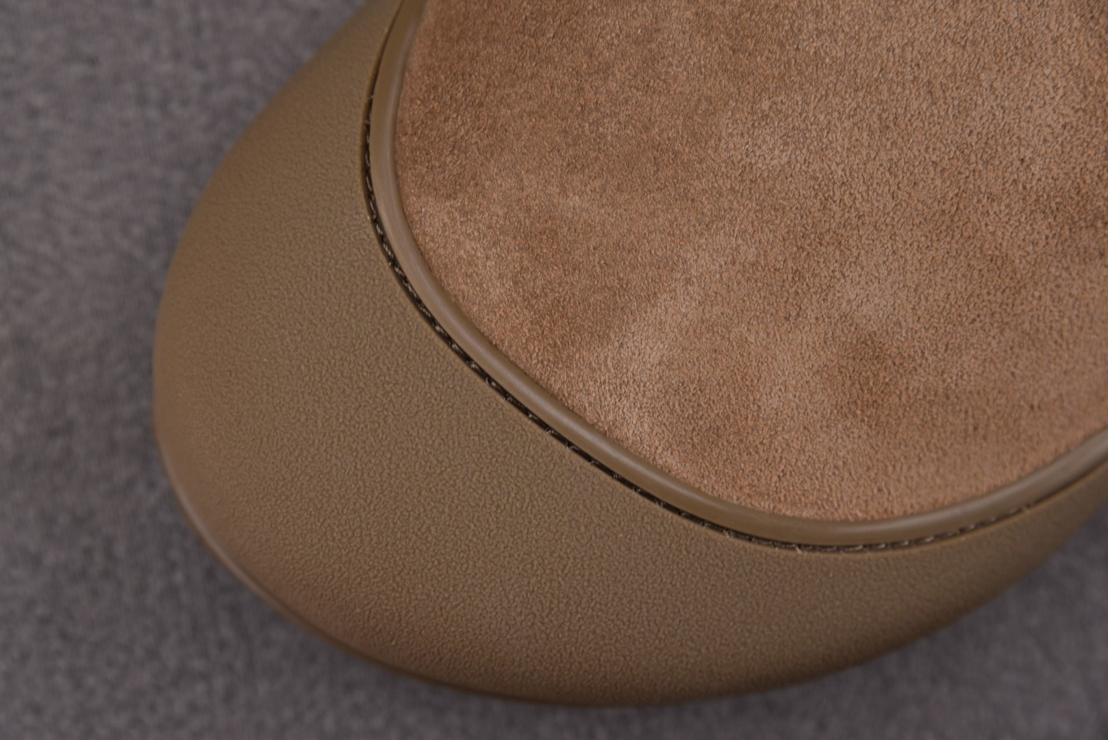 Dior 尺码34-46

纯原版出品-DIOR x Birkenstock Tokio Coffee 