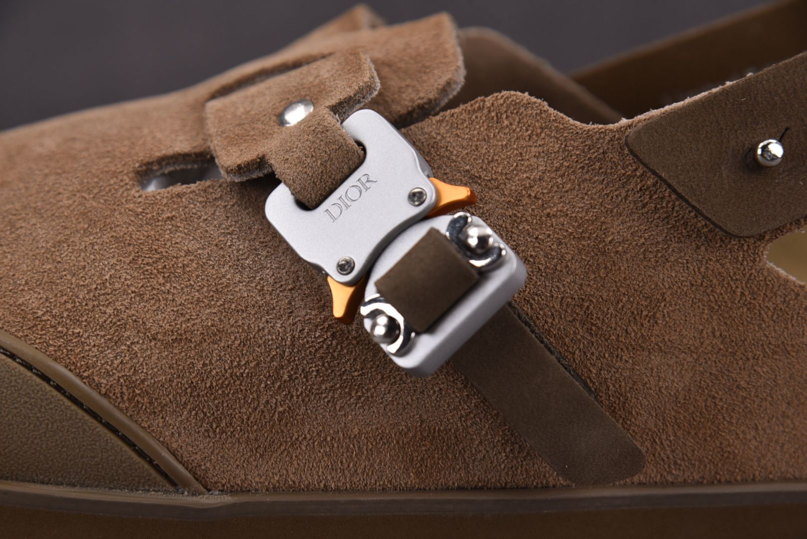 Dior 尺码34-46

纯原版出品-DIOR x Birkenstock Tokio Coffee 