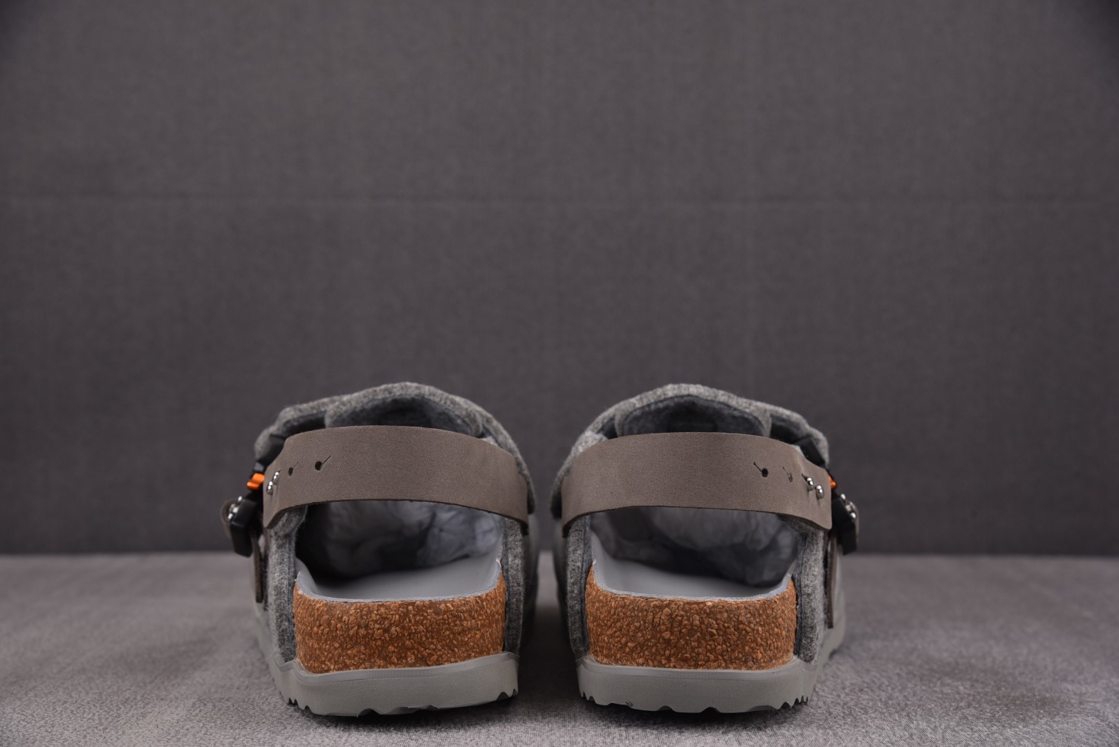 Dior 尺码34-46

纯原版出品-DIOR x Birkenstock Tokio Grey 烟灰