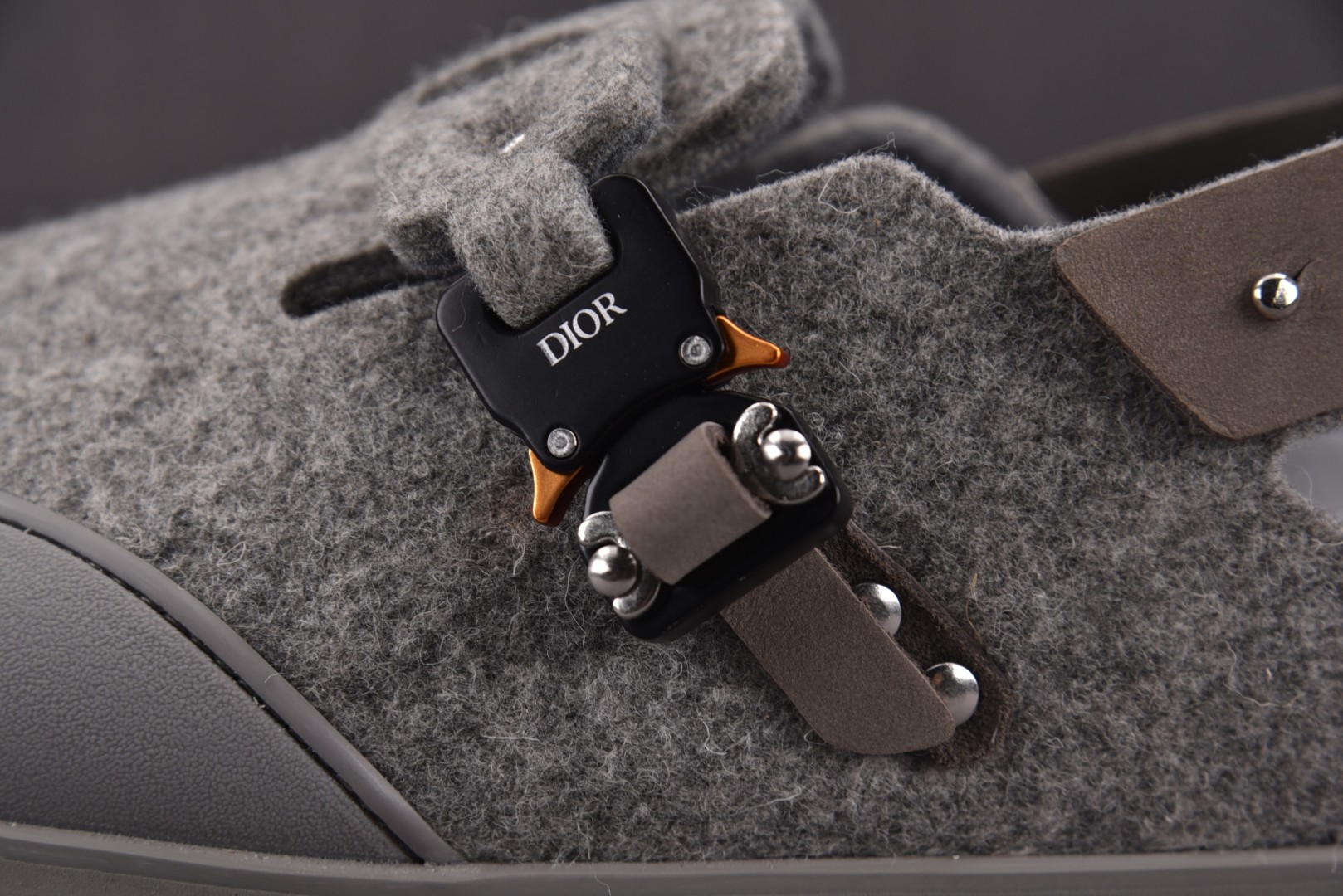 Dior 尺码34-46

纯原版出品-DIOR x Birkenstock Tokio Grey 烟灰