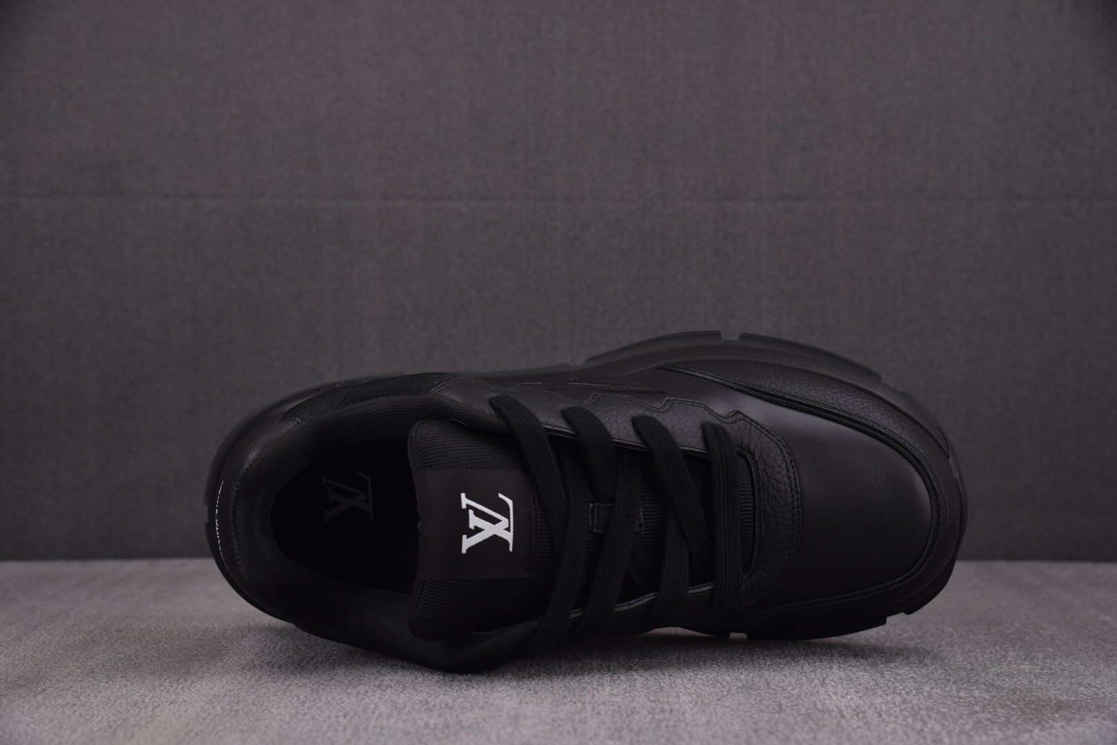 LV 尺码39-46

纯原版出品-LOUIS VUITTON 2025 Classic Black 黑