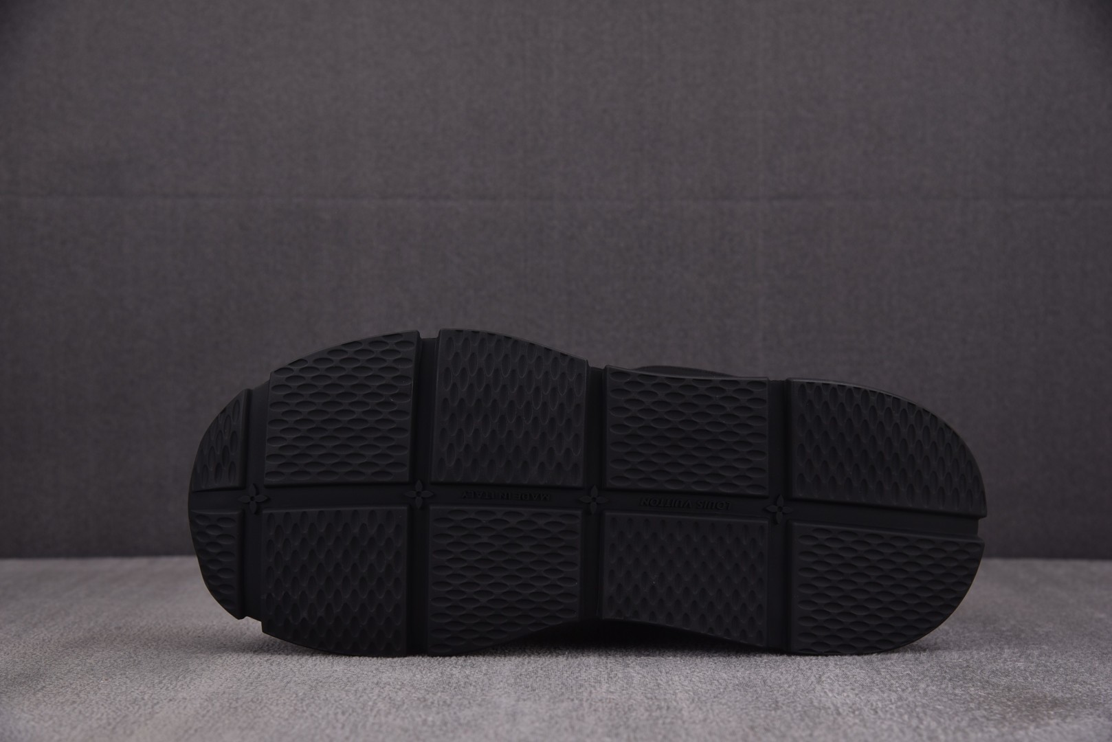 LV 尺码39-46

纯原版出品-LOUIS VUITTON 2025 Classic Black 黑