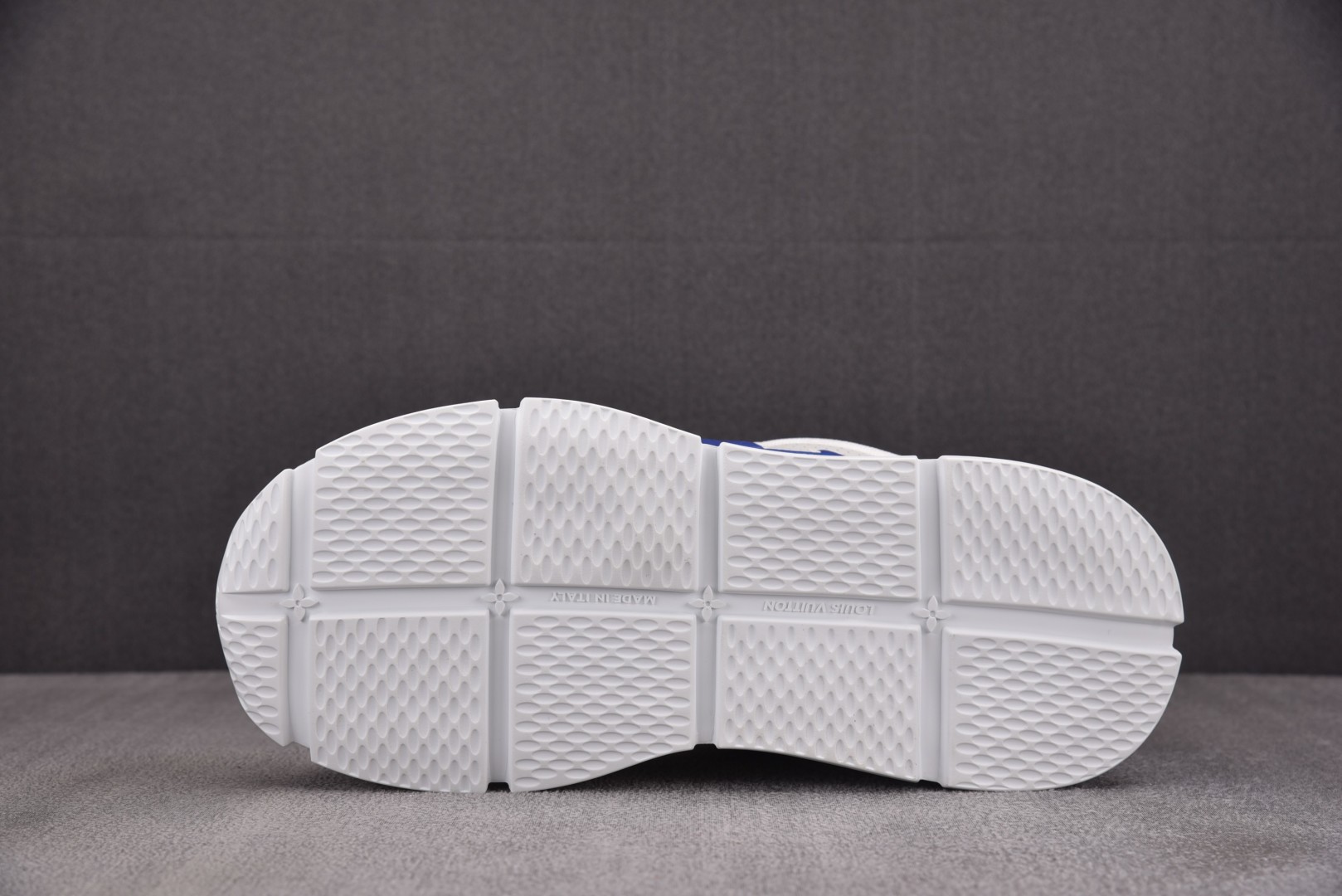 LV 尺码39-46

纯原版出品-LOUIS VUITTON 2025 Classic White B
