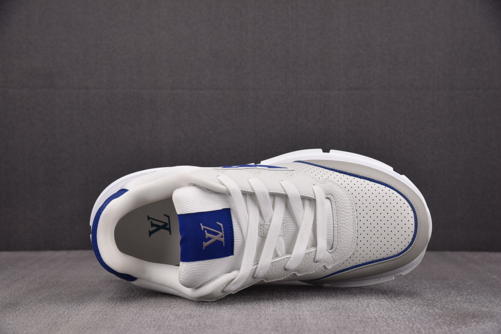 LV 尺码39-46

纯原版出品-LOUIS VUITTON 2025 Classic White B
