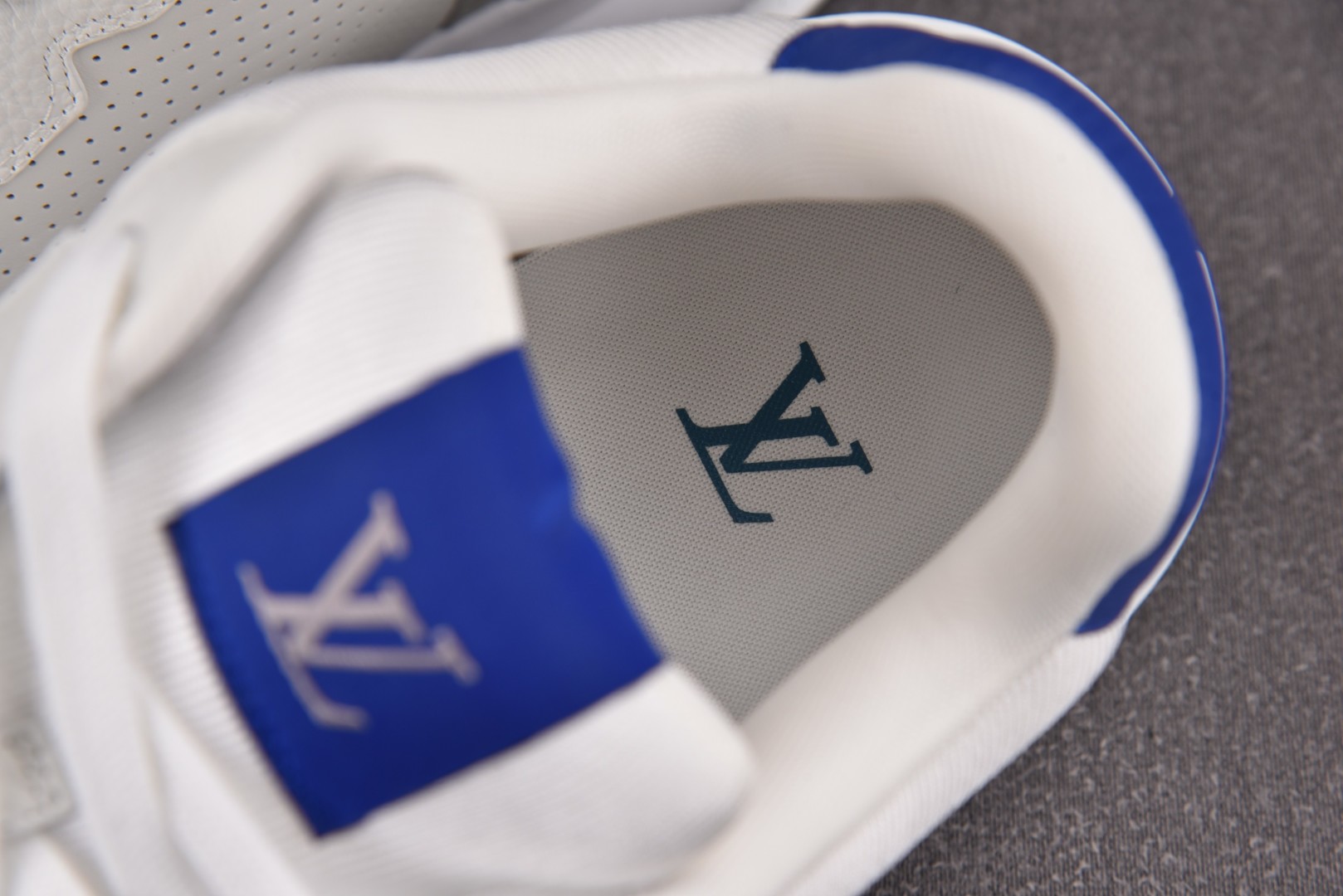 LV 尺码39-46

纯原版出品-LOUIS VUITTON 2025 Classic White B