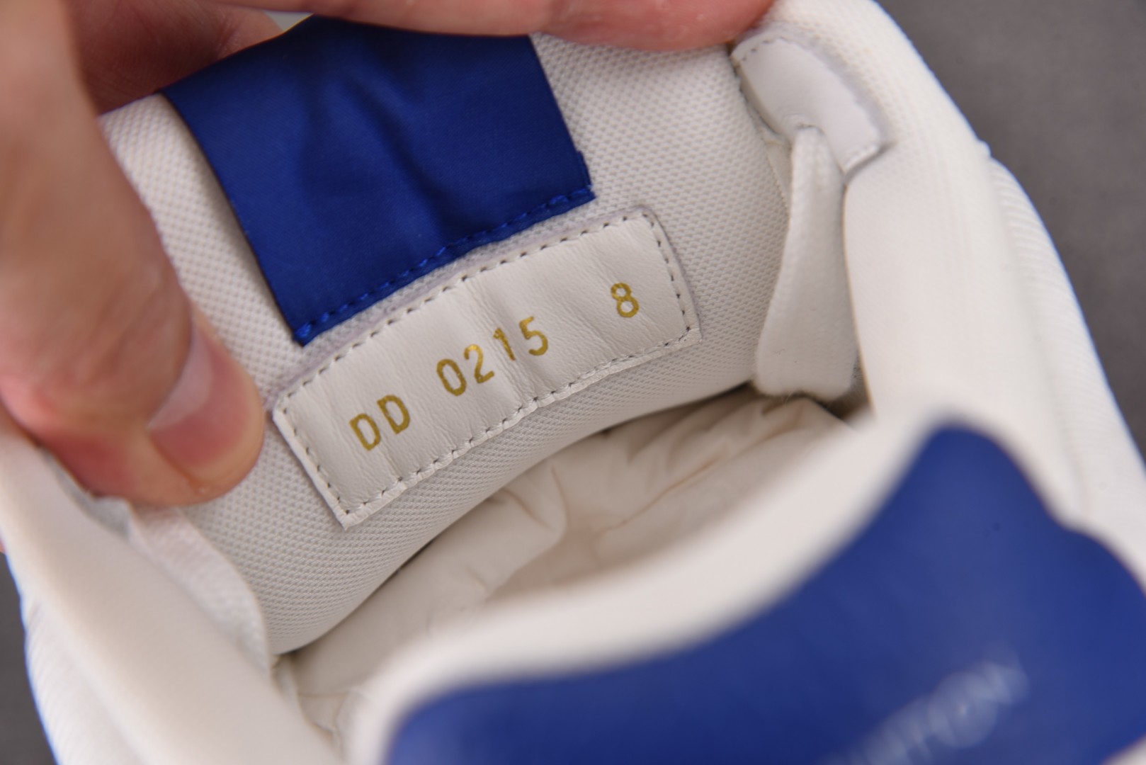 LV 尺码39-46

纯原版出品-LOUIS VUITTON 2025 Classic White B