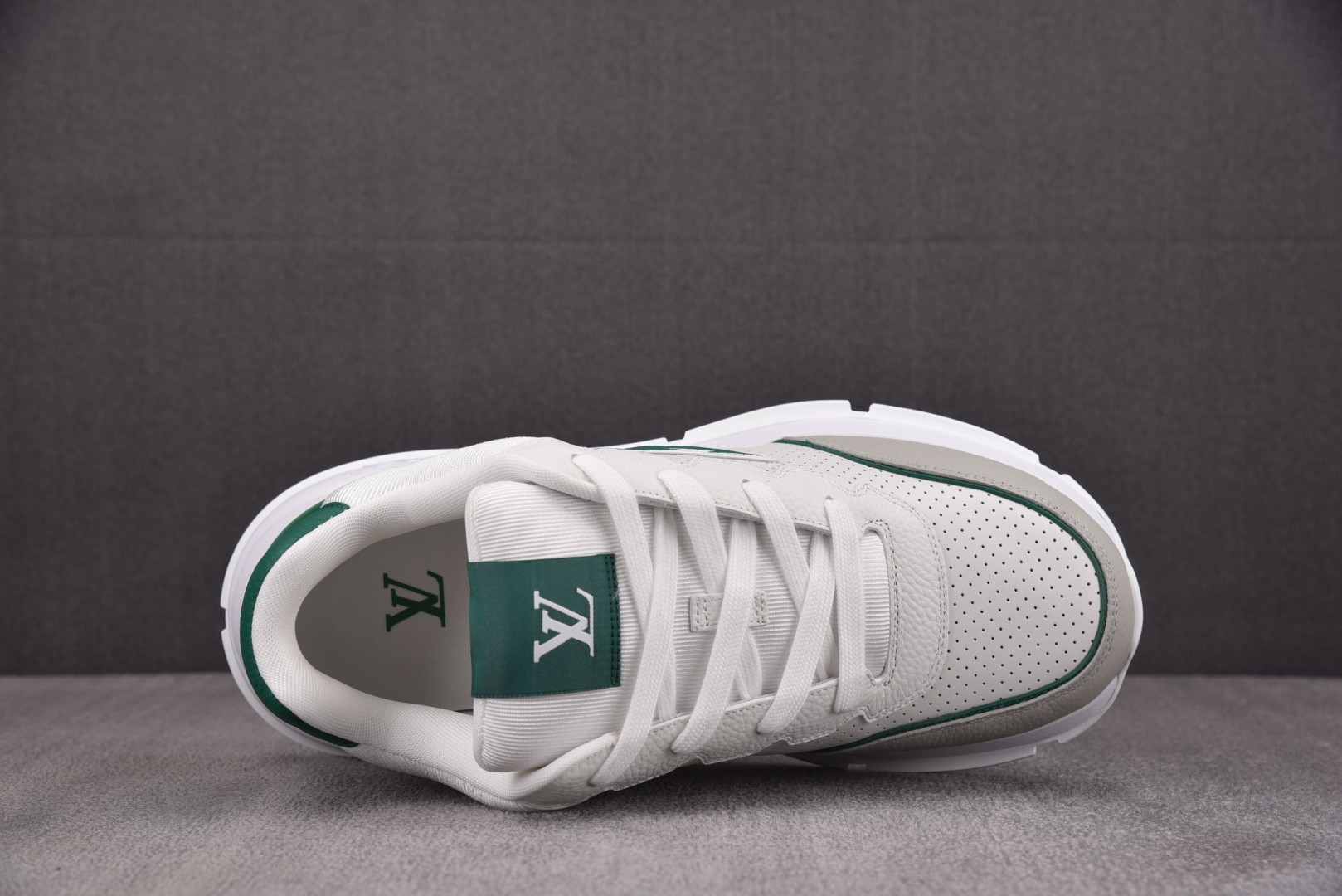 LV 尺码39-46

纯原版出品-LOUIS VUITTON 2025 Classic White G
