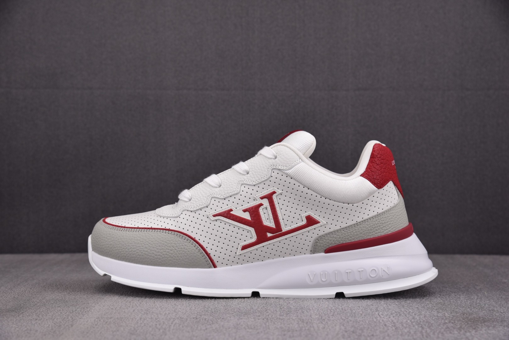 LV 尺码39-46

纯原版出品-LOUIS VUITTON 2025 Classic White R