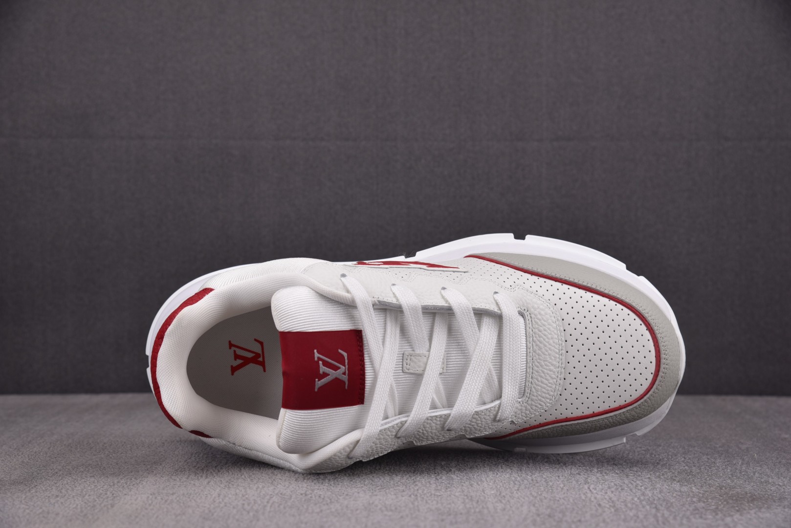 LV 尺码39-46

纯原版出品-LOUIS VUITTON 2025 Classic White R