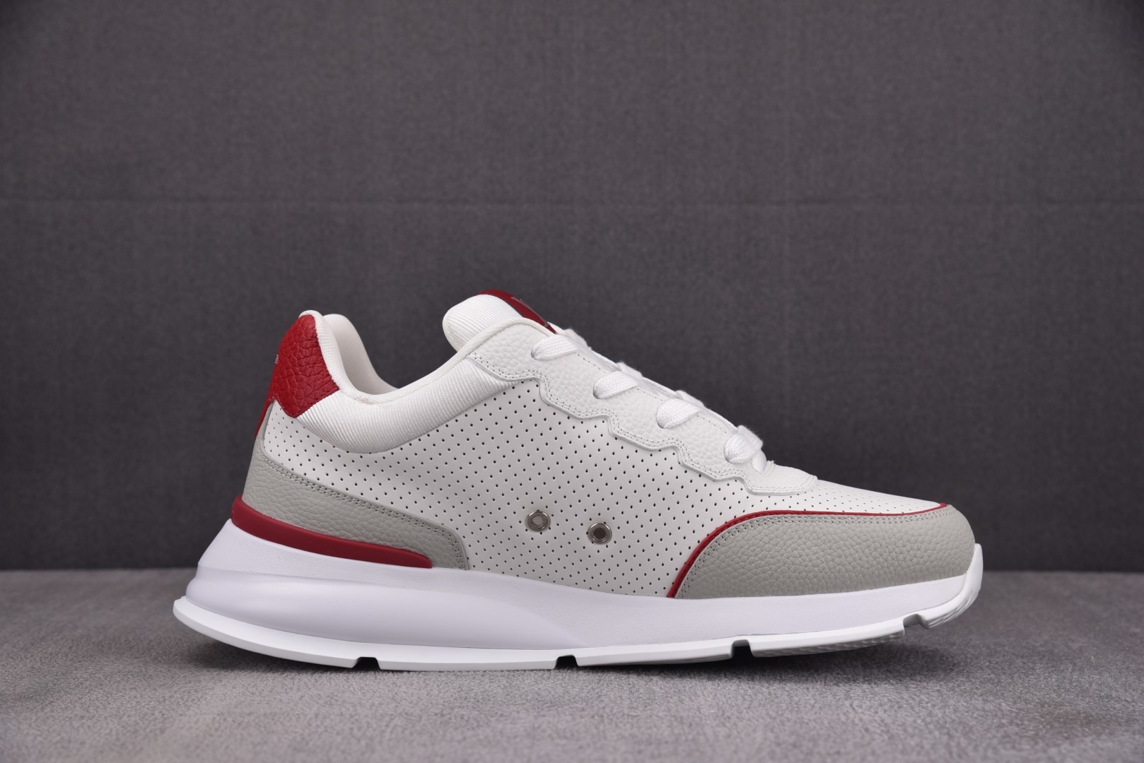 LV 尺码39-46

纯原版出品-LOUIS VUITTON 2025 Classic White R