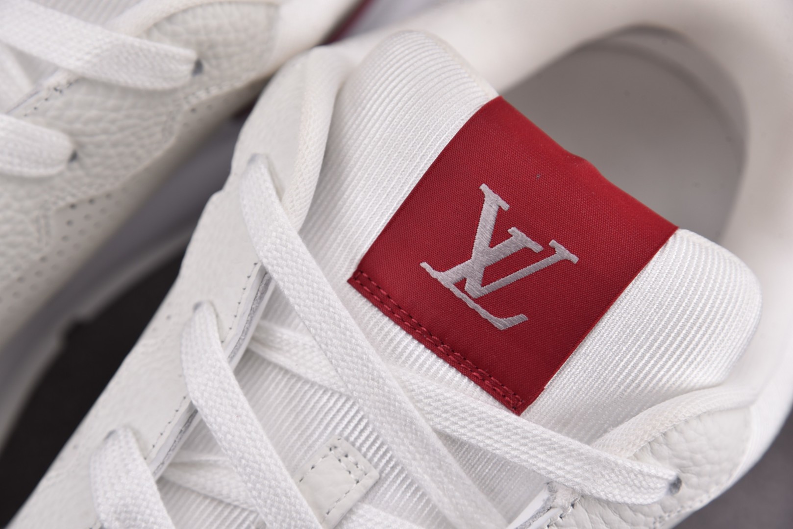 LV 尺码39-46

纯原版出品-LOUIS VUITTON 2025 Classic White R