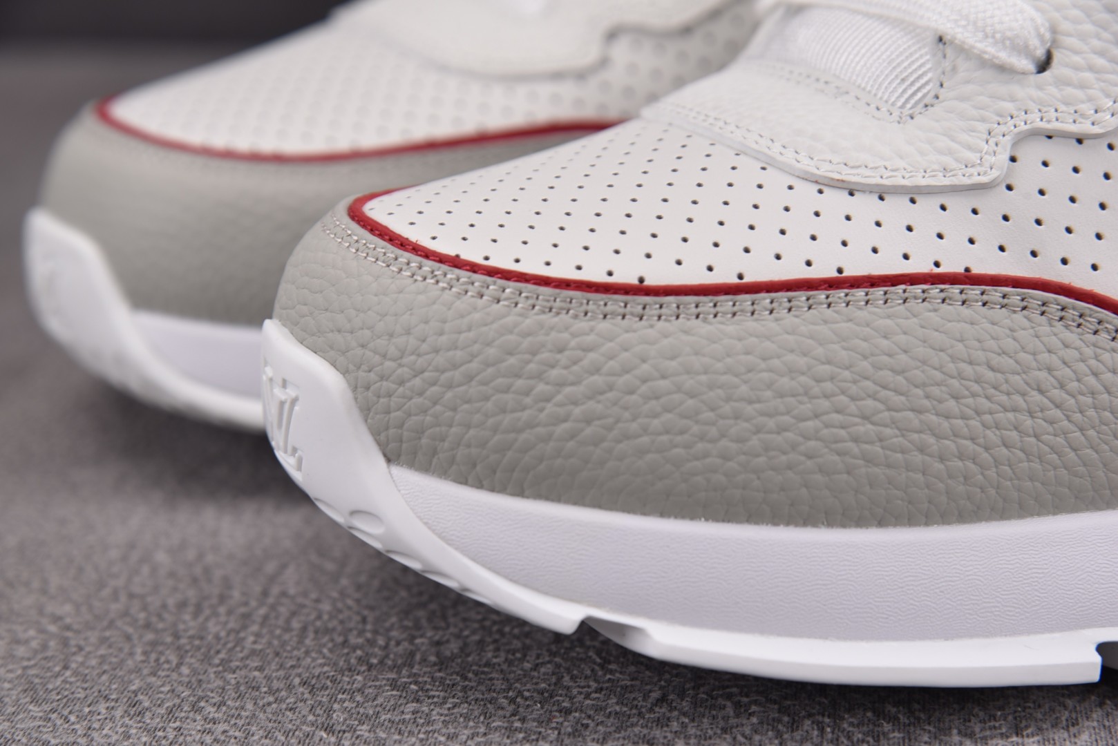 LV 尺码39-46

纯原版出品-LOUIS VUITTON 2025 Classic White R