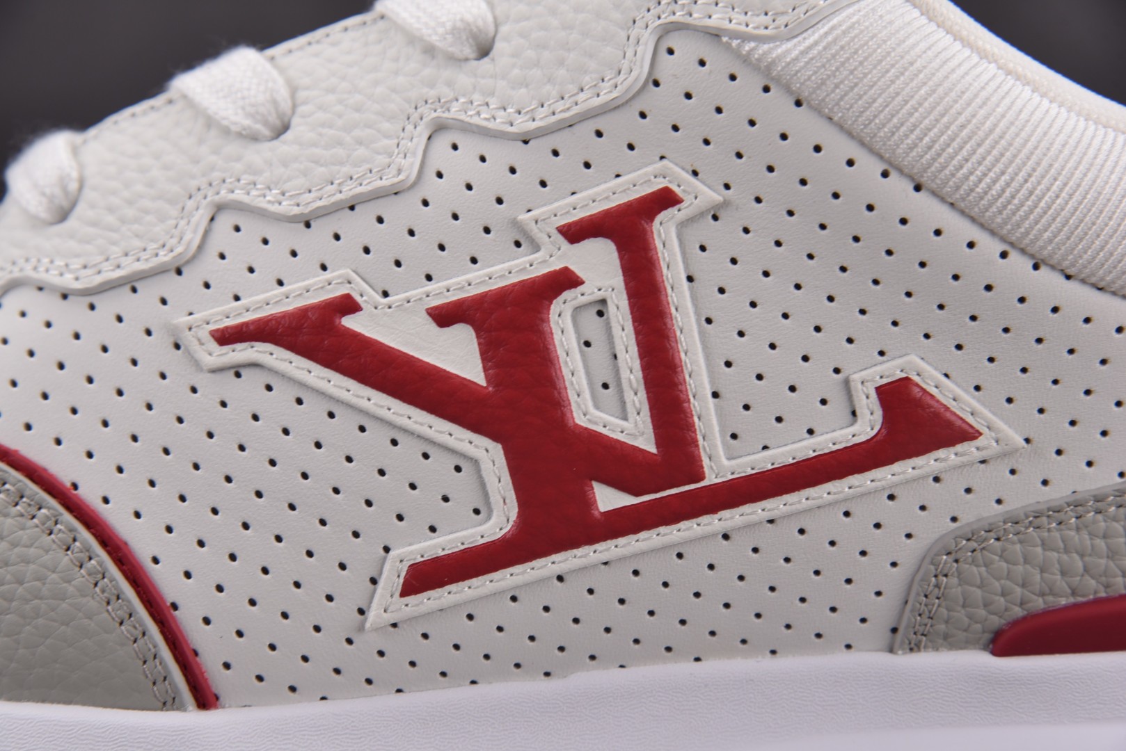 LV 尺码39-46

纯原版出品-LOUIS VUITTON 2025 Classic White R
