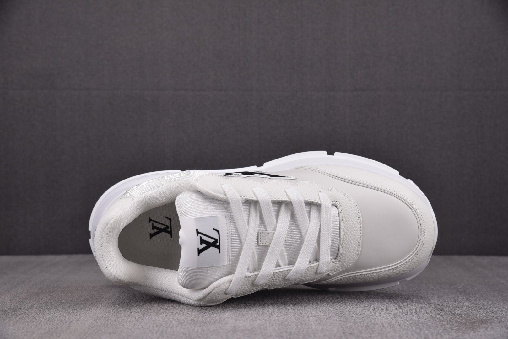 LV 尺码39-46

纯原版出品-LOUIS VUITTON 2025 Classic White 白