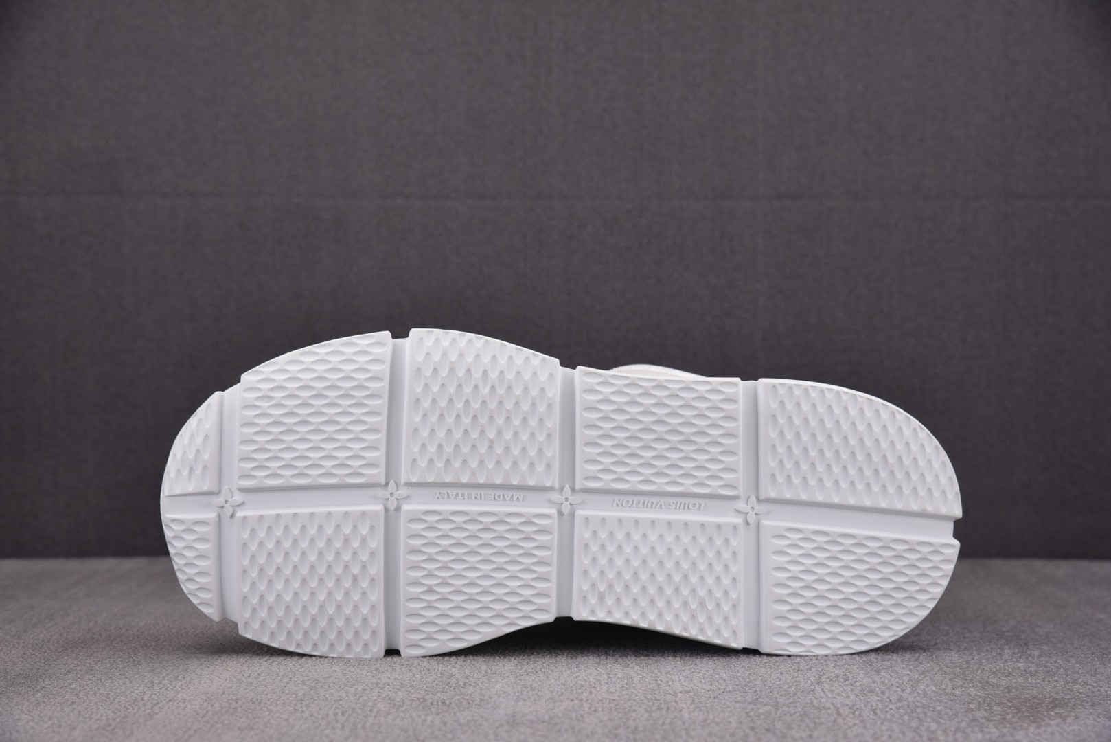 LV 尺码39-46

纯原版出品-LOUIS VUITTON 2025 Classic White 白