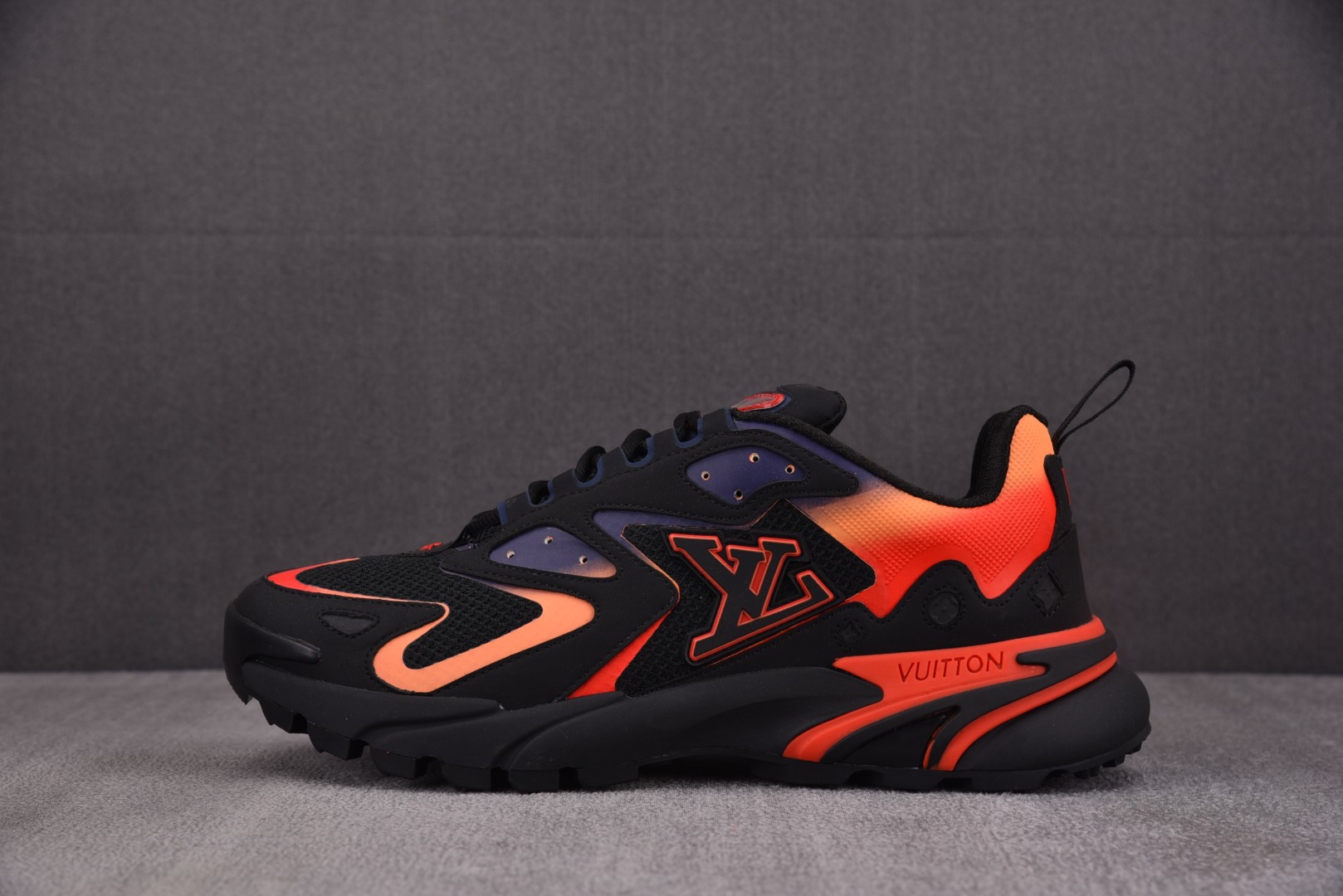 LV 尺码40-46

纯原版出品-LOUIS VUITTON Runner Tatic Black O