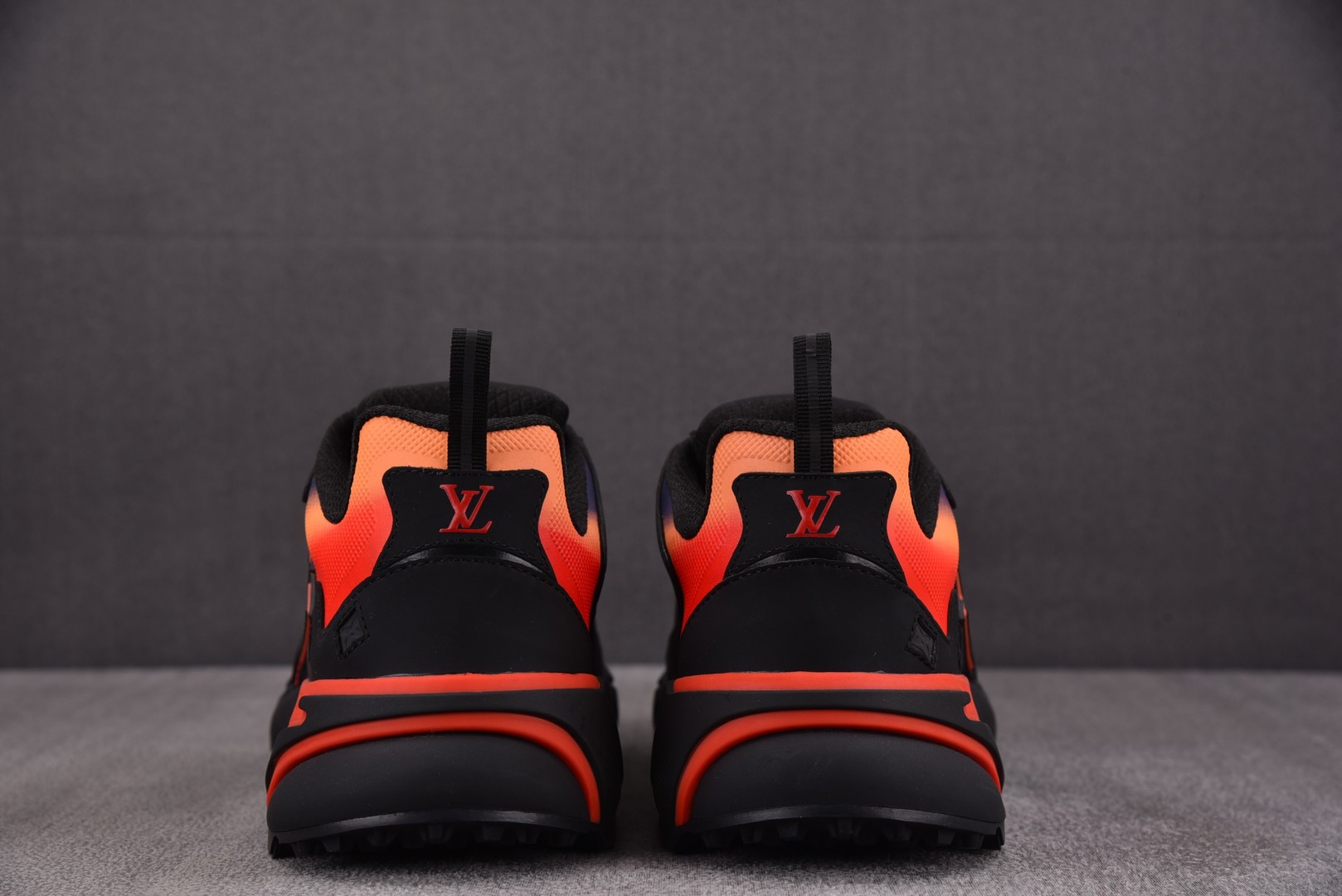 LV 尺码40-46

纯原版出品-LOUIS VUITTON Runner Tatic Black O