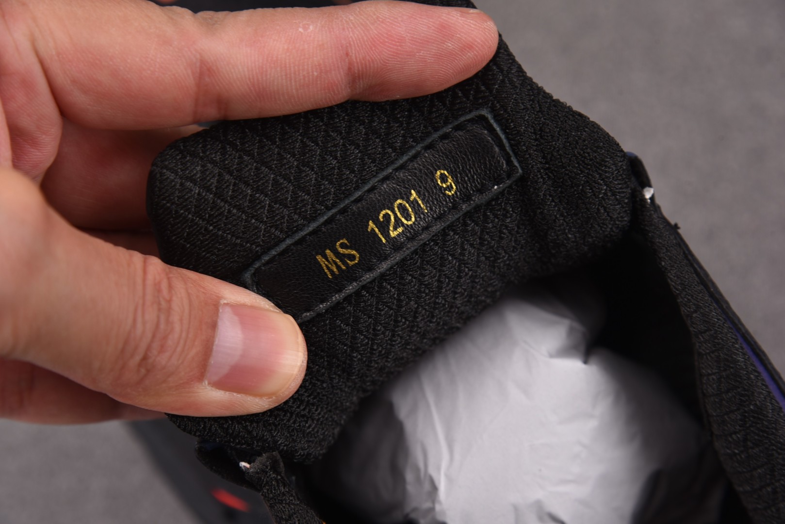 LV 尺码40-46

纯原版出品-LOUIS VUITTON Runner Tatic Black O