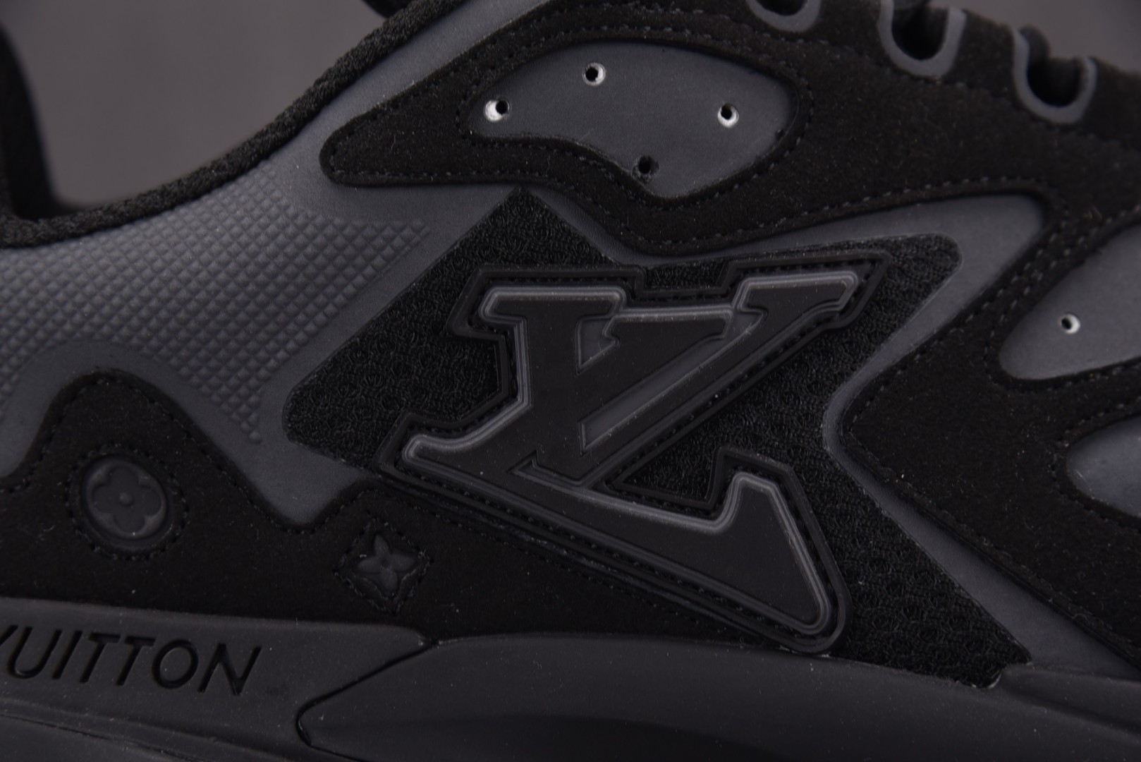 LV 尺码40-46

纯原版出品-LOUIS VUITTON Runner Tatic Black 黑
