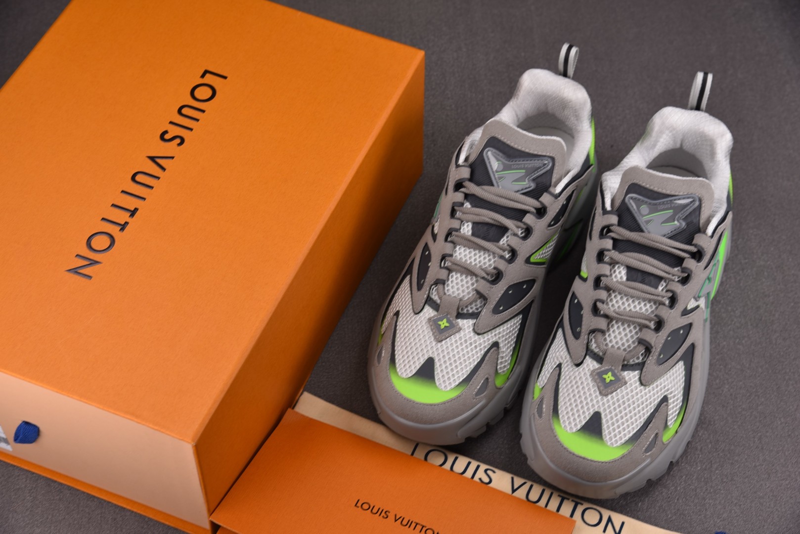 LV 尺码40-46

纯原版出品-LOUIS VUITTON Runner Tatic Grey Gr