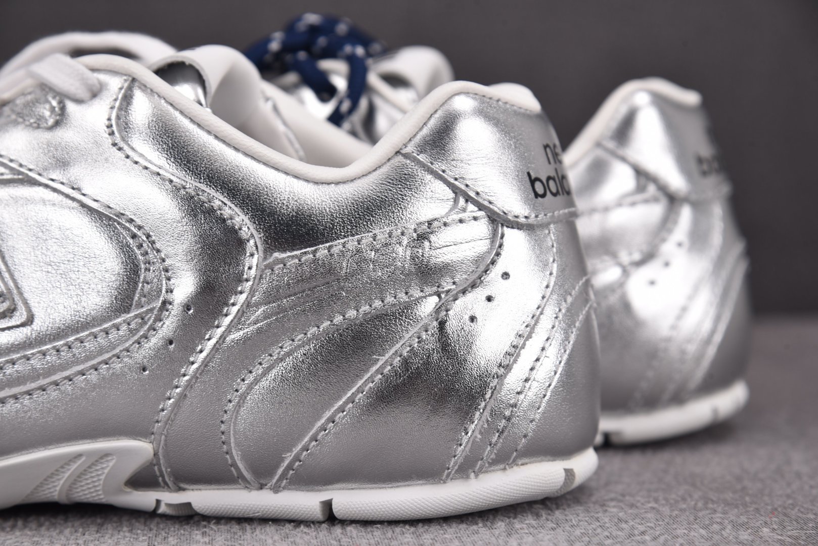 NB530 尺码36-45

纯原版出品-New Balance x MIU MIU NB530 全银色