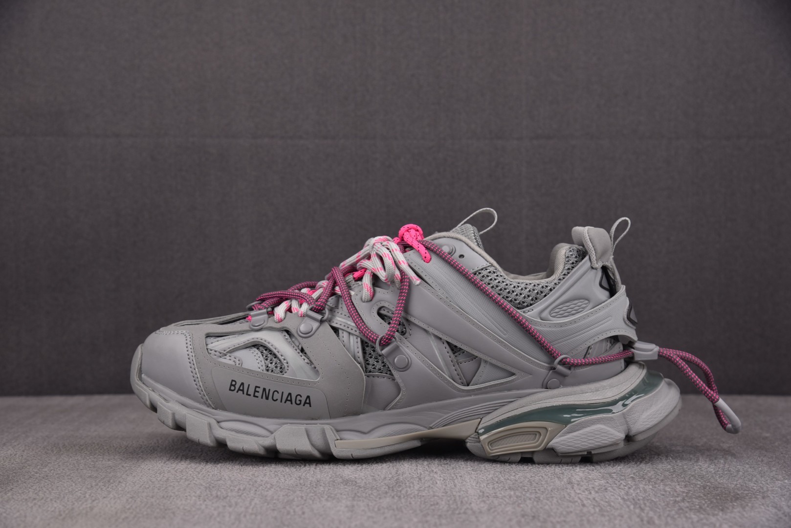 巴黎 尺码35-46

纯原版出品-Balenciaga Track3.0 水泥灰 YZ021-2
尺码