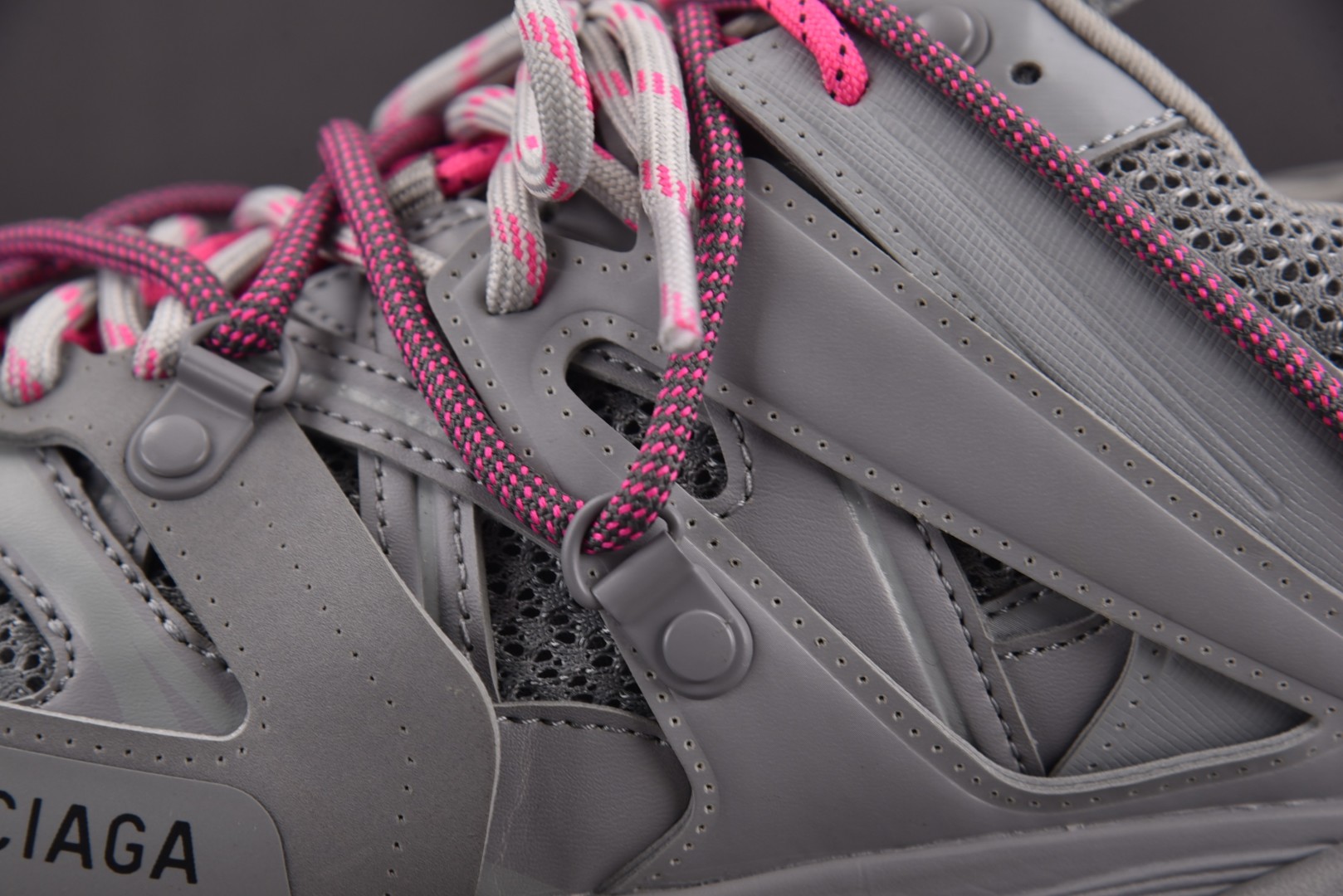 巴黎 尺码35-46

纯原版出品-Balenciaga Track3.0 水泥灰 YZ021-2
尺码