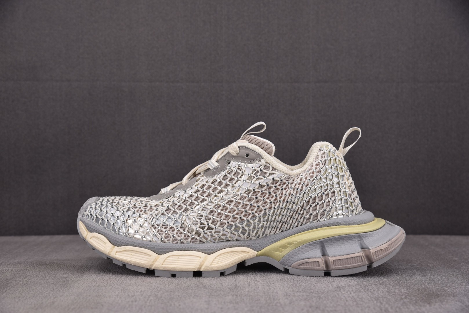 巴黎 尺码35-46

纯原版出品-Balenciage 3XL FISHNET 香槟金 网面钻石 YZ